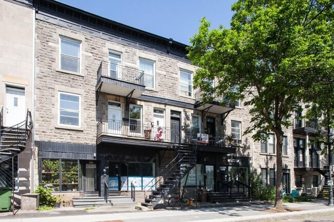Photo du bâtiment - 4921 Rue Sainte-Catherine E