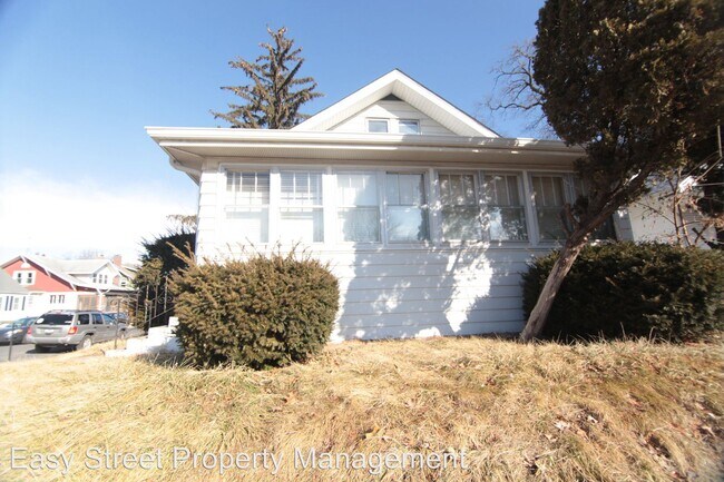 Foto del edificio - 2 br, 1 bath House - 2453 18th Ave
