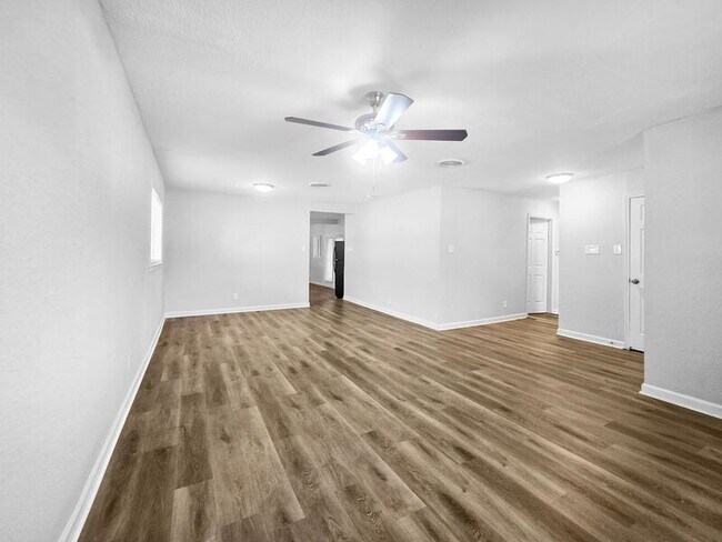 Building Photo - 511 John Vernon Ln