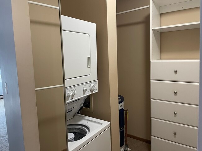 Foto del edificio - 2160 Ridge Dr