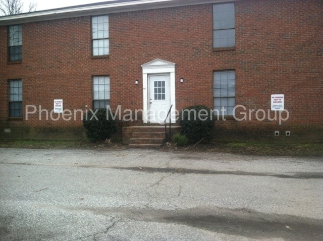 Primary Photo - 54 Garland Dr