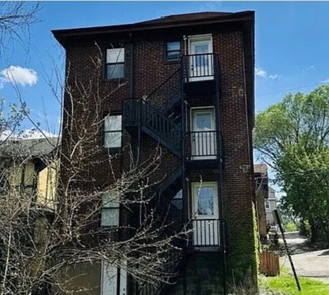 Building Photo - 2844 Louisiana Ave