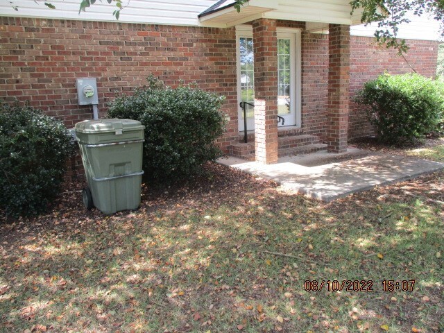 Building Photo - 3440 Landmark Dr