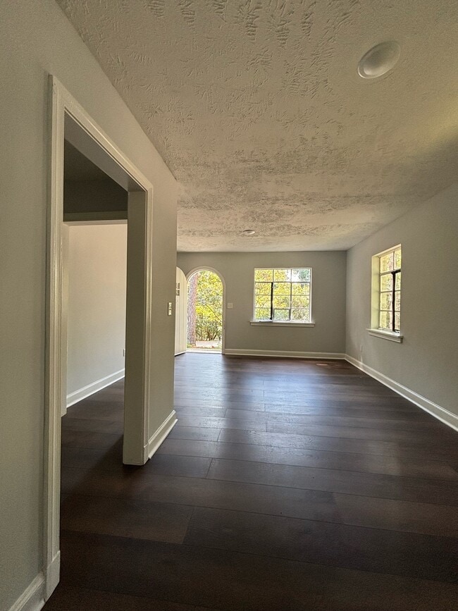 Foto del edificio - 1406 Briarcliff Dr