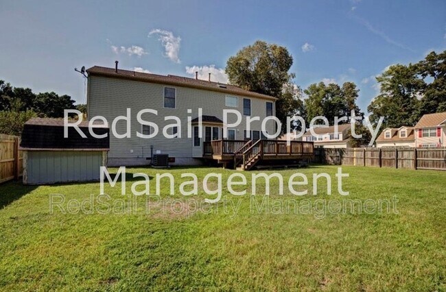 Building Photo - 1 Meadow Ln