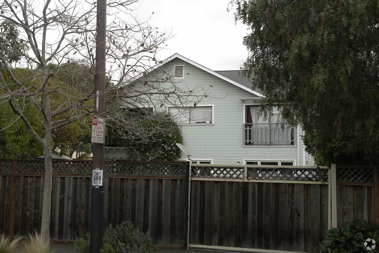Primary Photo - 1805-1807 6th St