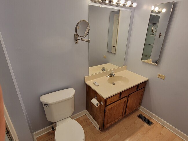 Foto del edificio - 2116 Rugen Rd