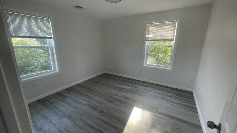 Building Photo - 28 Edward St