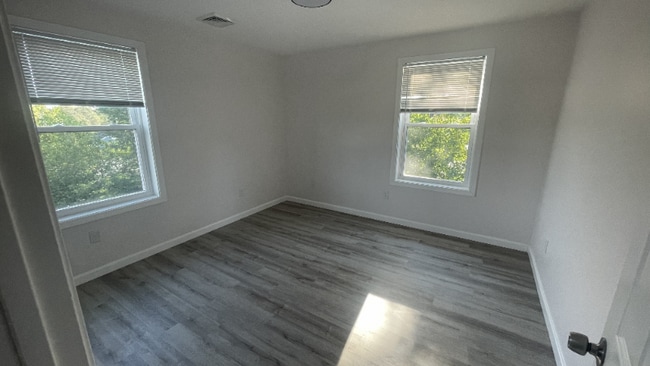 Building Photo - 28 Edward St