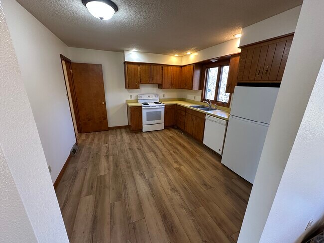 Foto del edificio - 809 2nd Ave NE