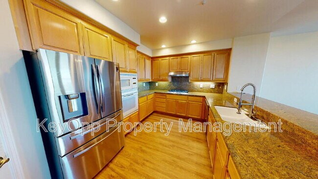 Building Photo - 123 Warbler Ln