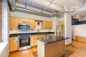 Building Photo - 416 NW 13th Ave