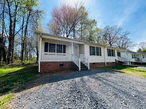 Building Photo - 308 Poplar St
