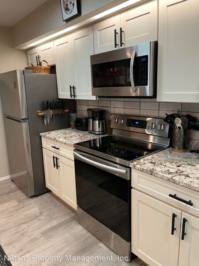 Building Photo - 2 br, 2.5 bath House - 770 W Aaron Drive