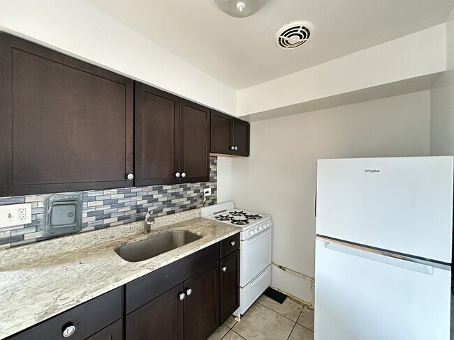 Foto del edificio - 1515 W Morse Ave