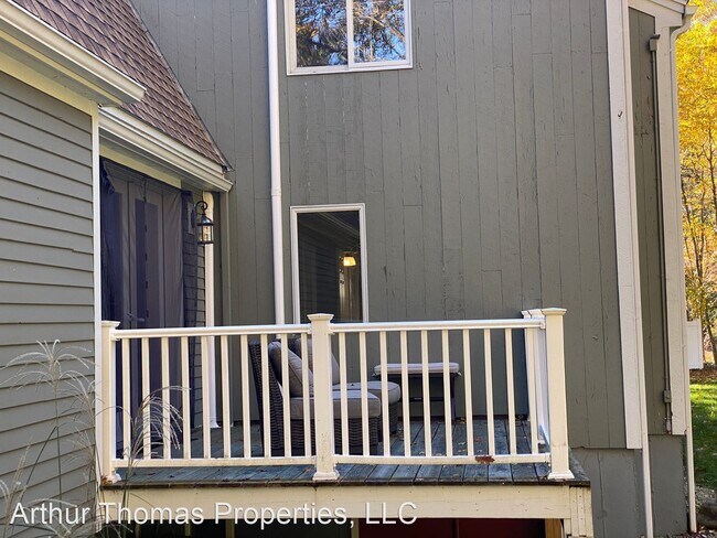 Building Photo - 3 br, 2 bath House - 32 Ridgewood Dr.