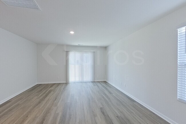 Foto del edificio - 113 Overstreet Way