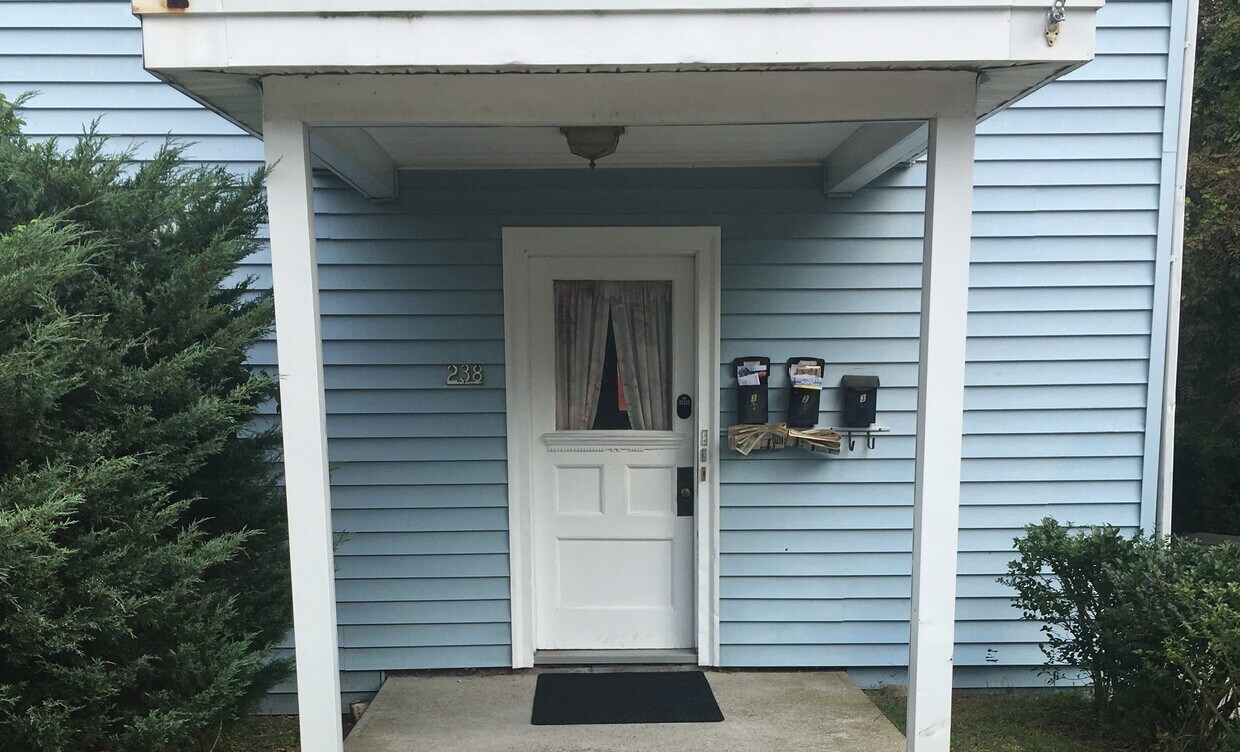 Foto principal - 238 Poquonnock Rd