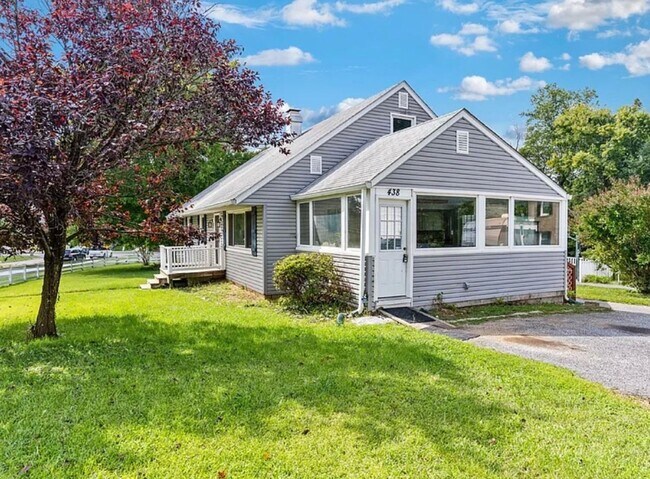 Building Photo - Charming 5 Bedroom/3 Bathroom Home with Large Finished Basement in Catonsville, MD!