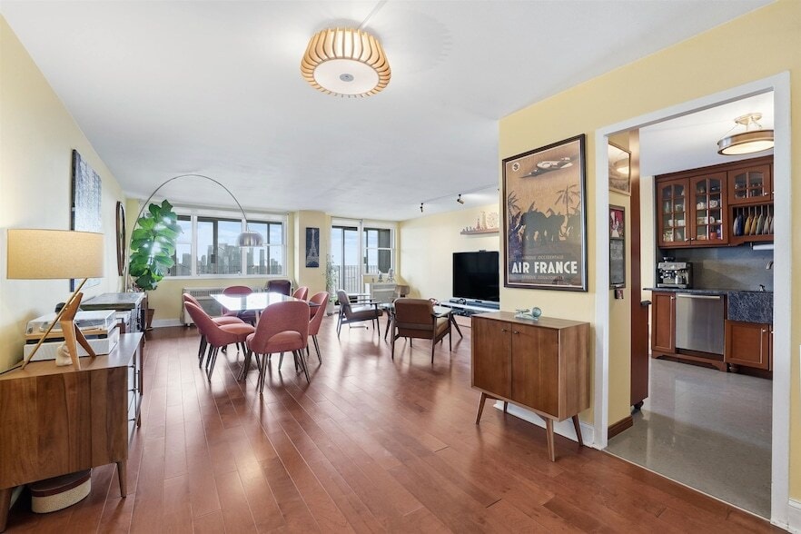 Foto principal - 6040 JFK Blvd E