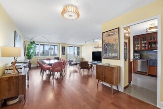 Building Photo - 6040 Jfk Blvd E