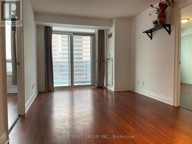 Photo du bâtiment - 15 Greenview Ave