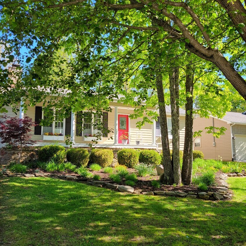 110 Hilton Ln, Crossville, TN 38558 House for Rent in Crossville, TN