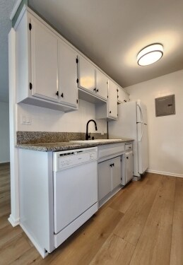 Interior Photo - 1873 Veteran Ave