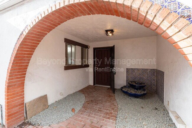 Foto del edificio - 3725 Orion Dr