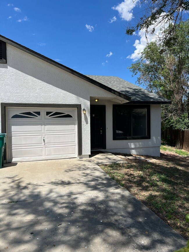 Building Photo - 6086 N Peak Cir
