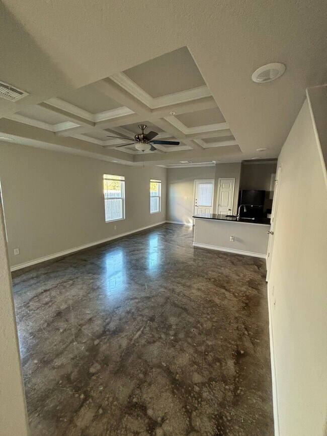 Building Photo - Discover Your Perfect Townhome in Northeast San Antonio!