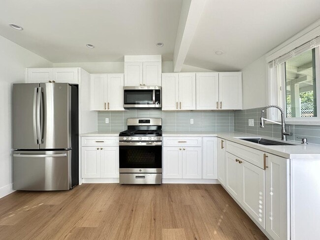 Building Photo - 2557 W Avenue 31