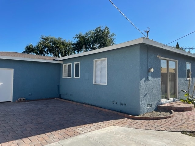 Building Photo - 455 E Rosslynn Ave