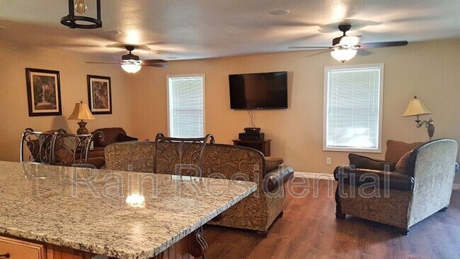 Foto del edificio - 6100 Ridge Rd