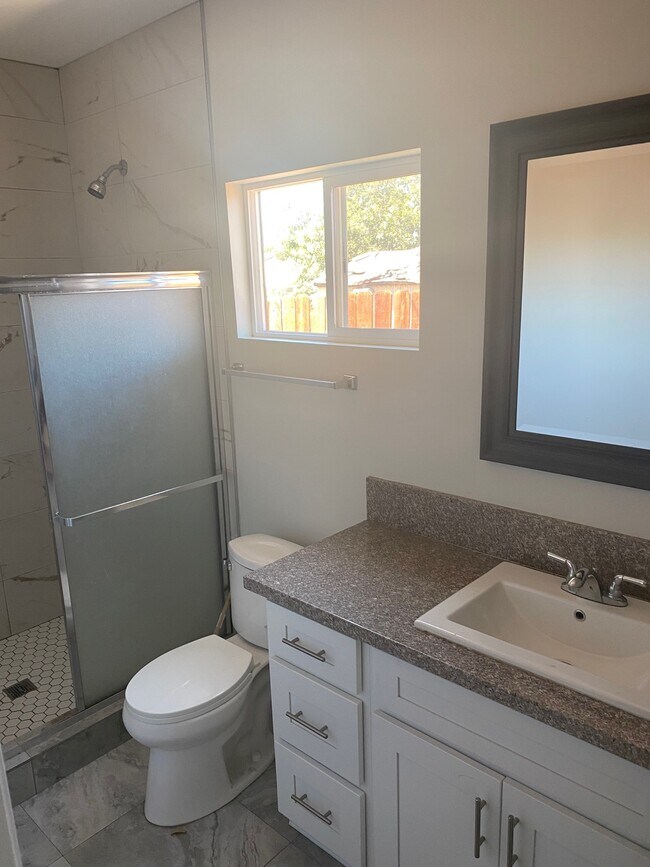 Master Bathroom - 12974 Kamloops St