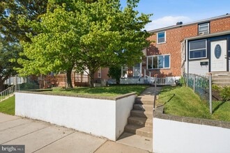 Building Photo - 1108 Cobbs St