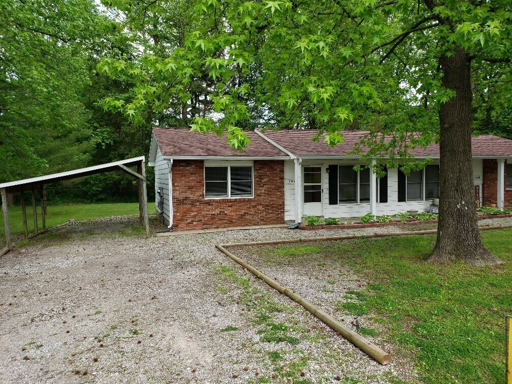 38A Thornwood Ln Unit 38 A, Murphysboro, IL 62966 Apartments in