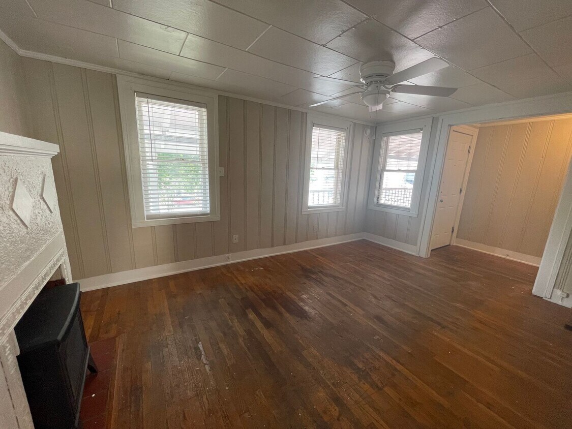 Foto principal - Simply the BEST! Adorable 1 Bedroom/1 Bath...