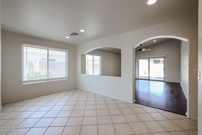 Building Photo - 13374 W Watson Ln