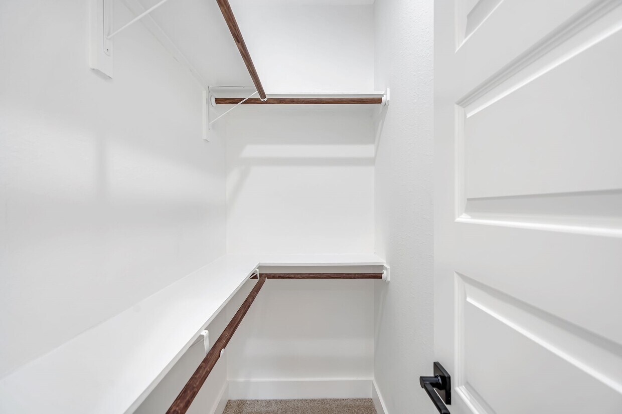 Foto principal - 5642 Hirondel St