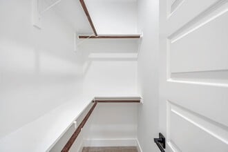 Building Photo - 5642 Hirondel