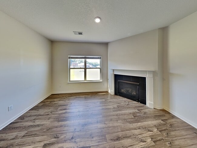 Foto del edificio - 39 Empire Ln