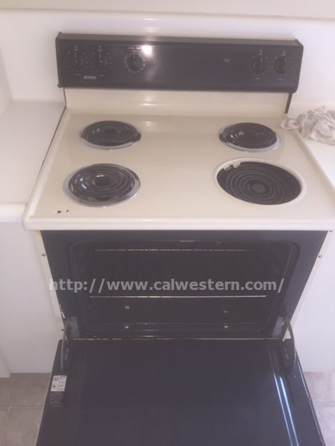 Foto del edificio - Upstairs unit ready for move in.