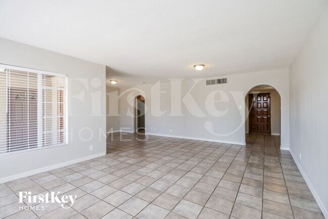 Foto del edificio - 1646 W Indian School Rd