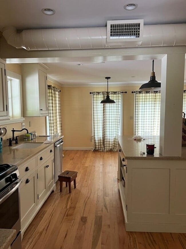 Building Photo - Charming 2BR House in Pine Plains