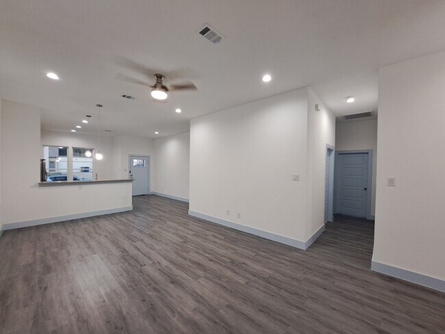 Building Photo - 3235 Noor St