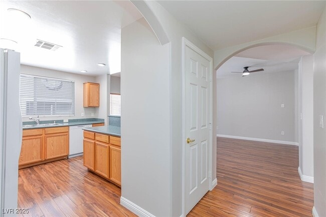 Building Photo - 9330 W Maule Ave