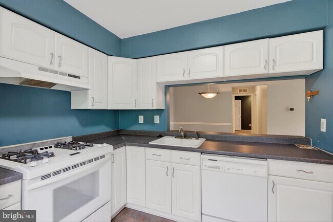 Foto del edificio - 3302B Ramsbury Ct