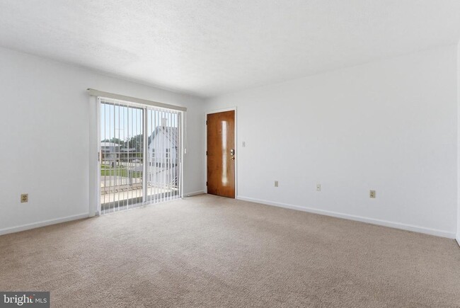 Building Photo - 830 Locust St