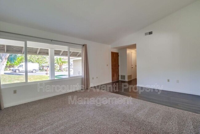 Building Photo - 1717 Catalpa Rd